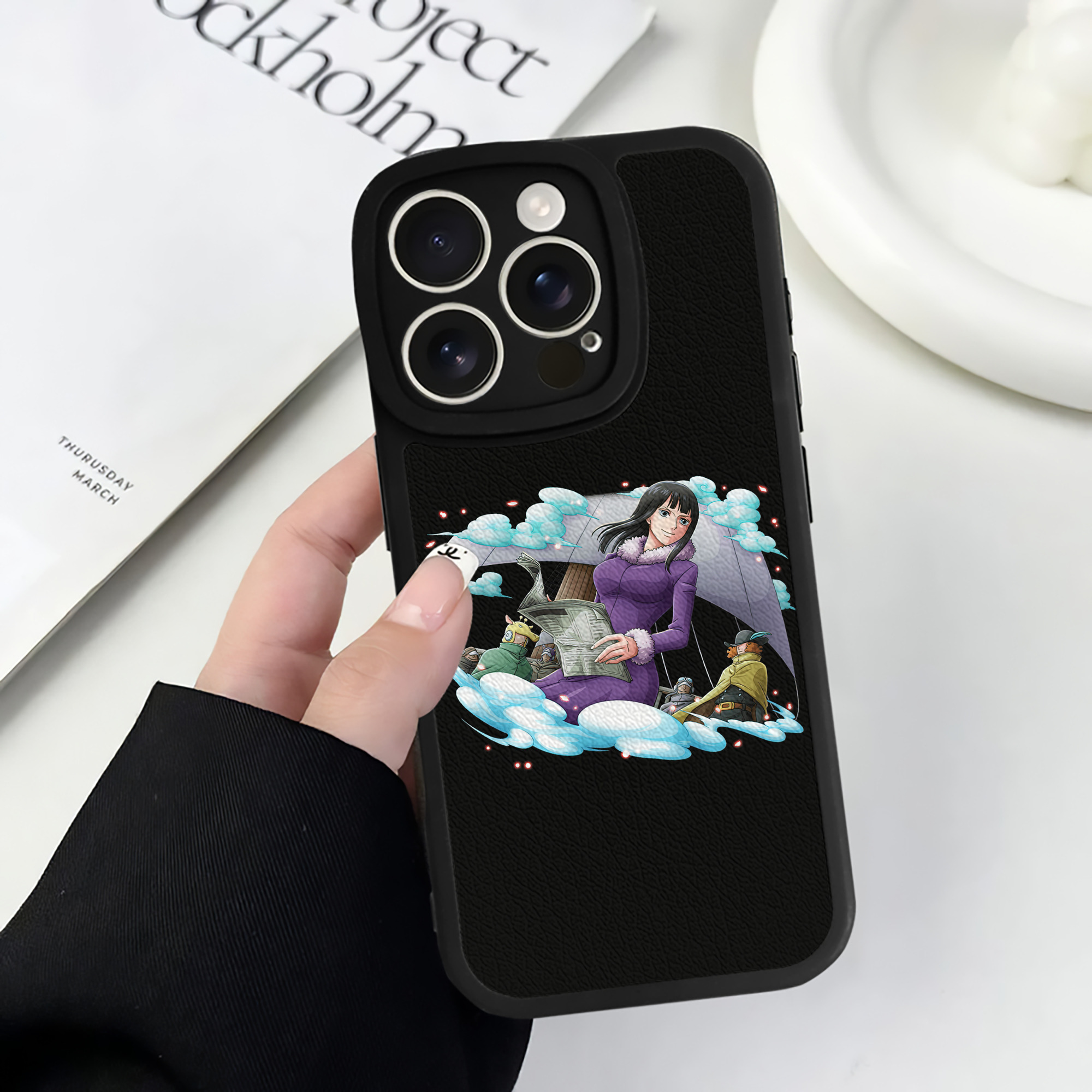 （画像用） ワンピース ニコ・ロビン ONE PIECE Nico Robin 【iPhone 16シリーズ対応】シリコンスマホケース（レザー調） 材質：シリコン